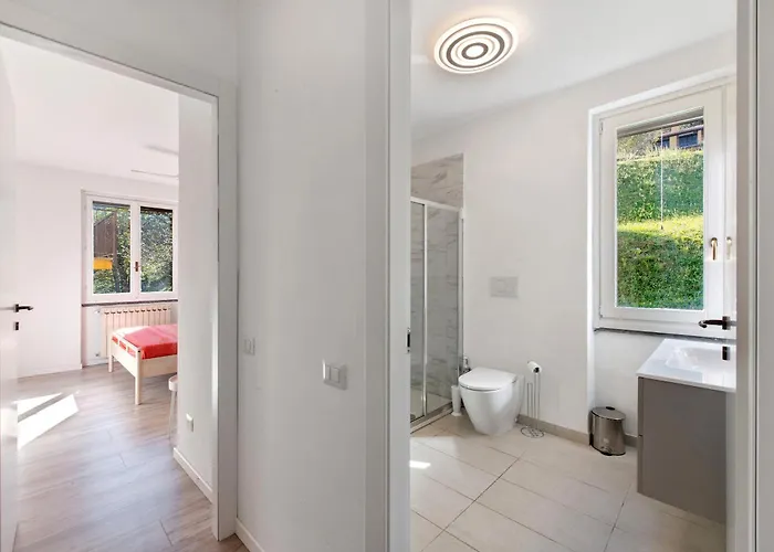 Ghome And Home Lake View Apartment *