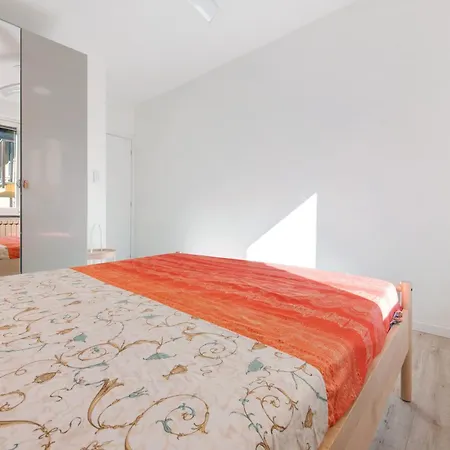 Appartement And Mountain